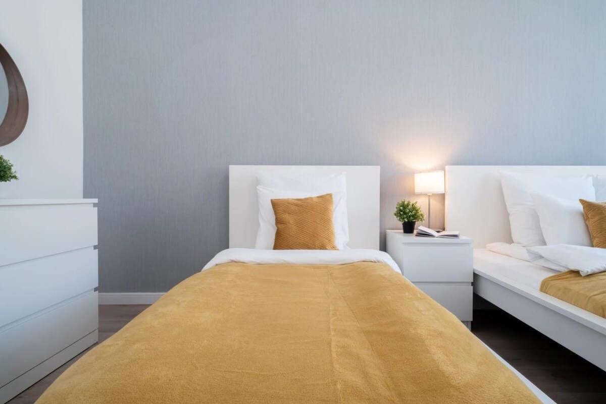 Large Apartment At Perfect Central Location Budapest Exterior photo