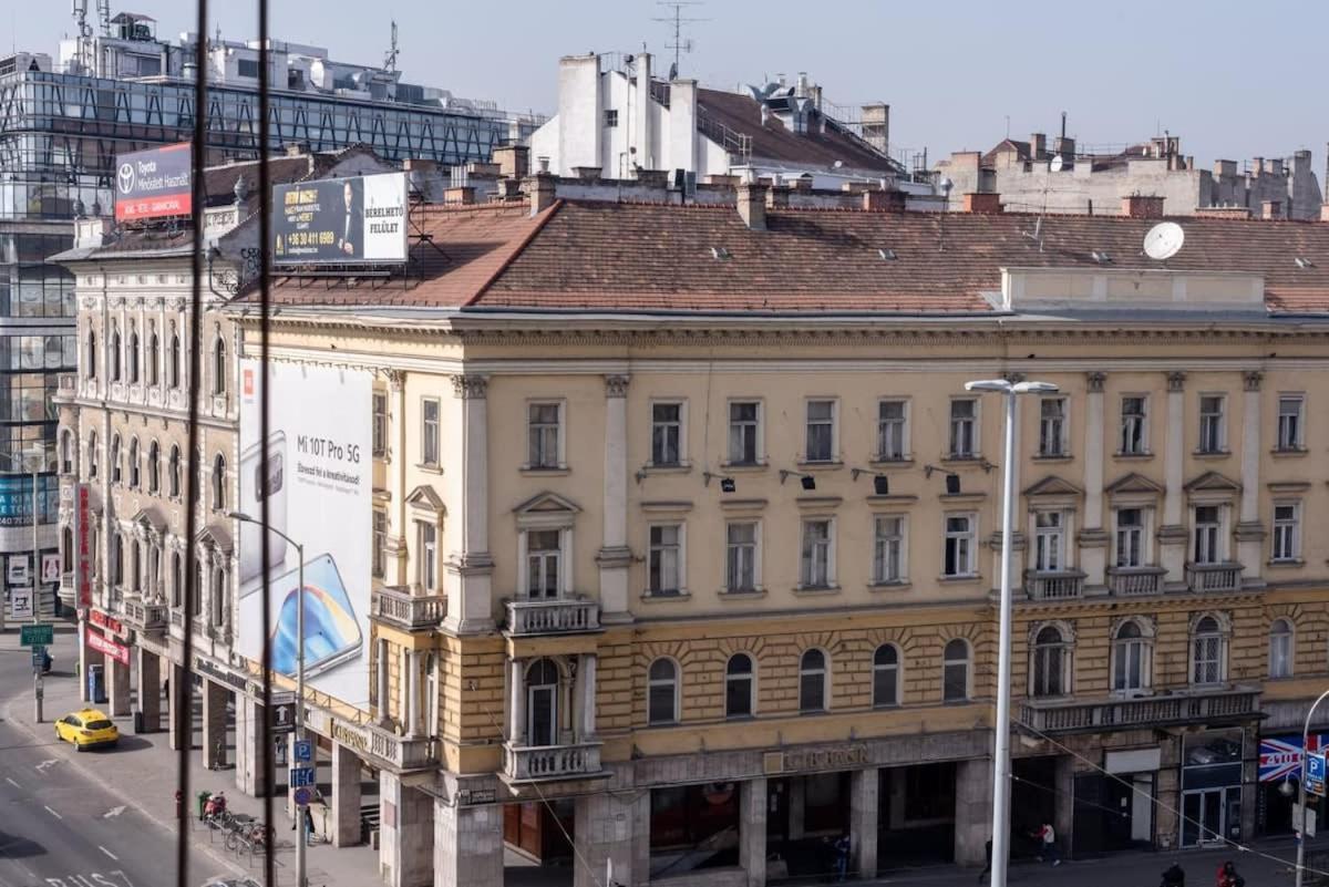 Large Apartment At Perfect Central Location Budapest Exterior photo