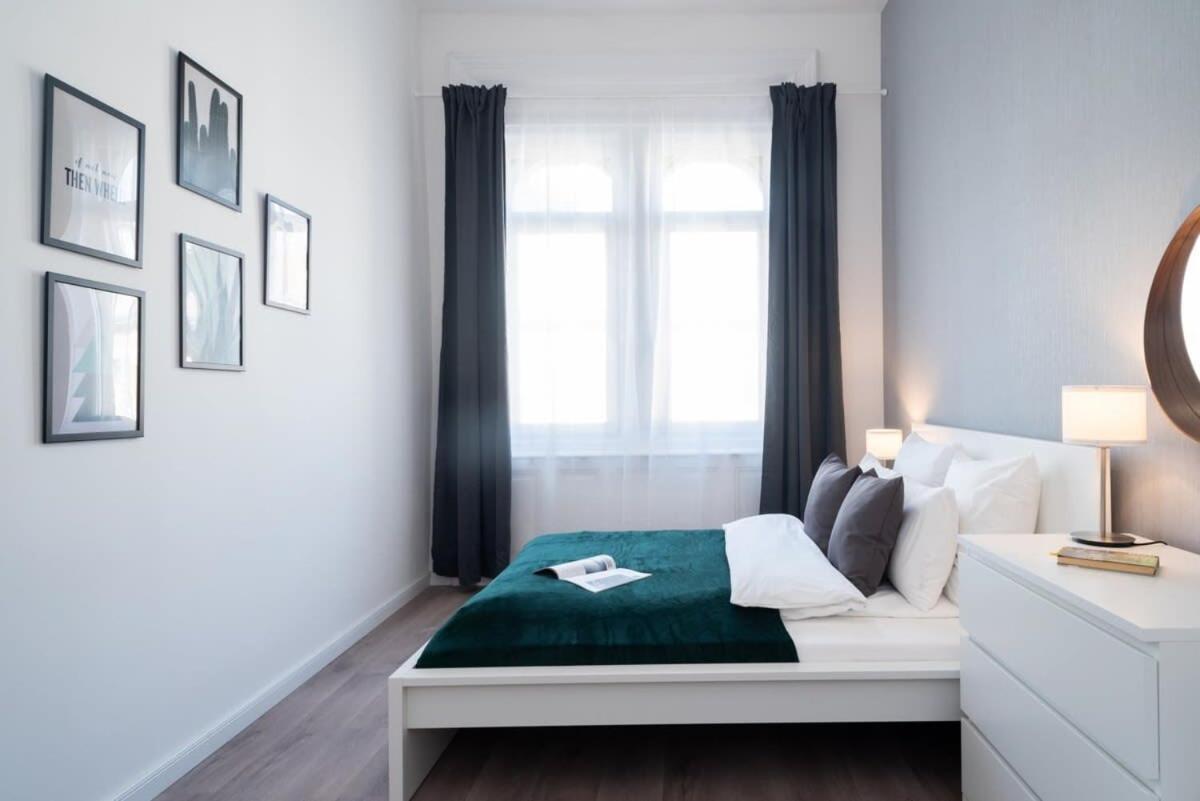 Large Apartment At Perfect Central Location Budapest Exterior photo