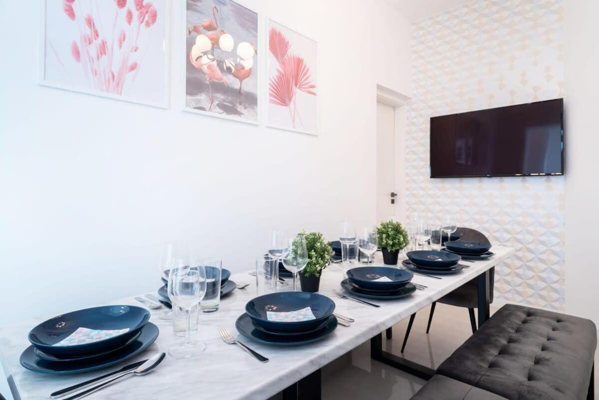 Large Apartment At Perfect Central Location Budapest Exterior photo