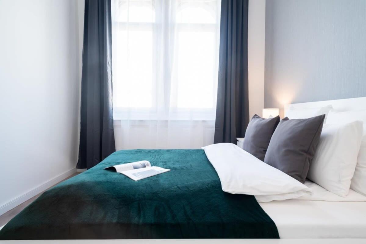 Large Apartment At Perfect Central Location Budapest Exterior photo