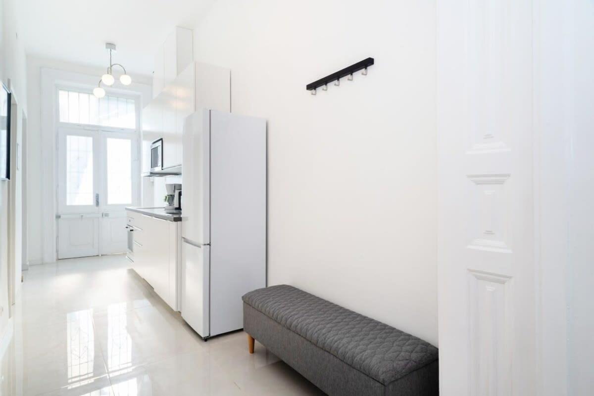 Large Apartment At Perfect Central Location Budapest Exterior photo