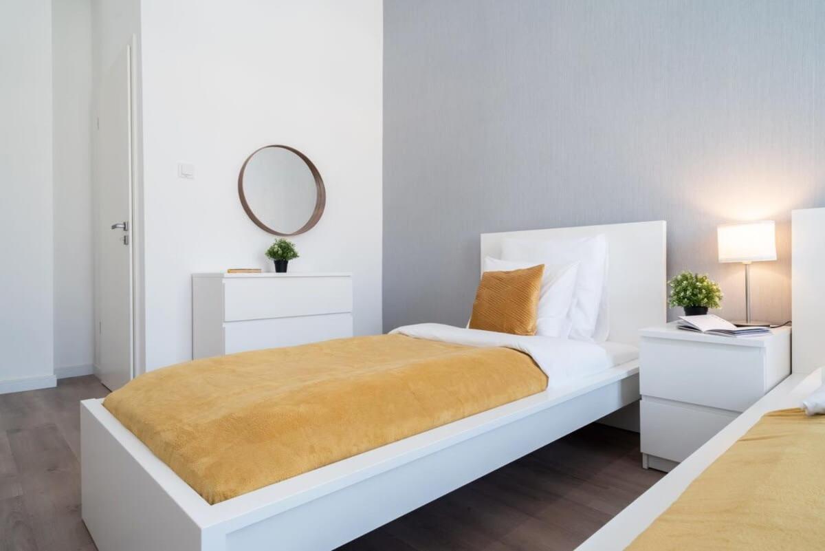 Large Apartment At Perfect Central Location Budapest Exterior photo
