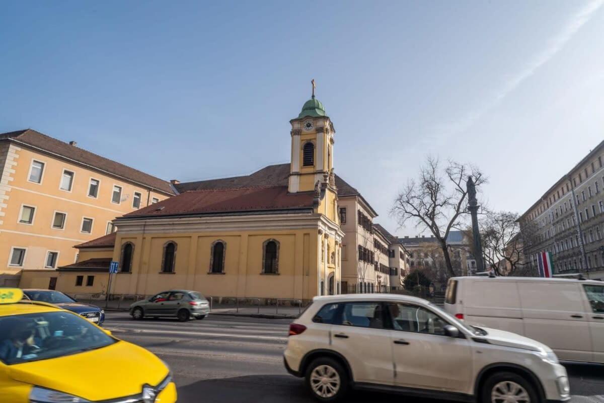 Large Apartment At Perfect Central Location Budapest Exterior photo
